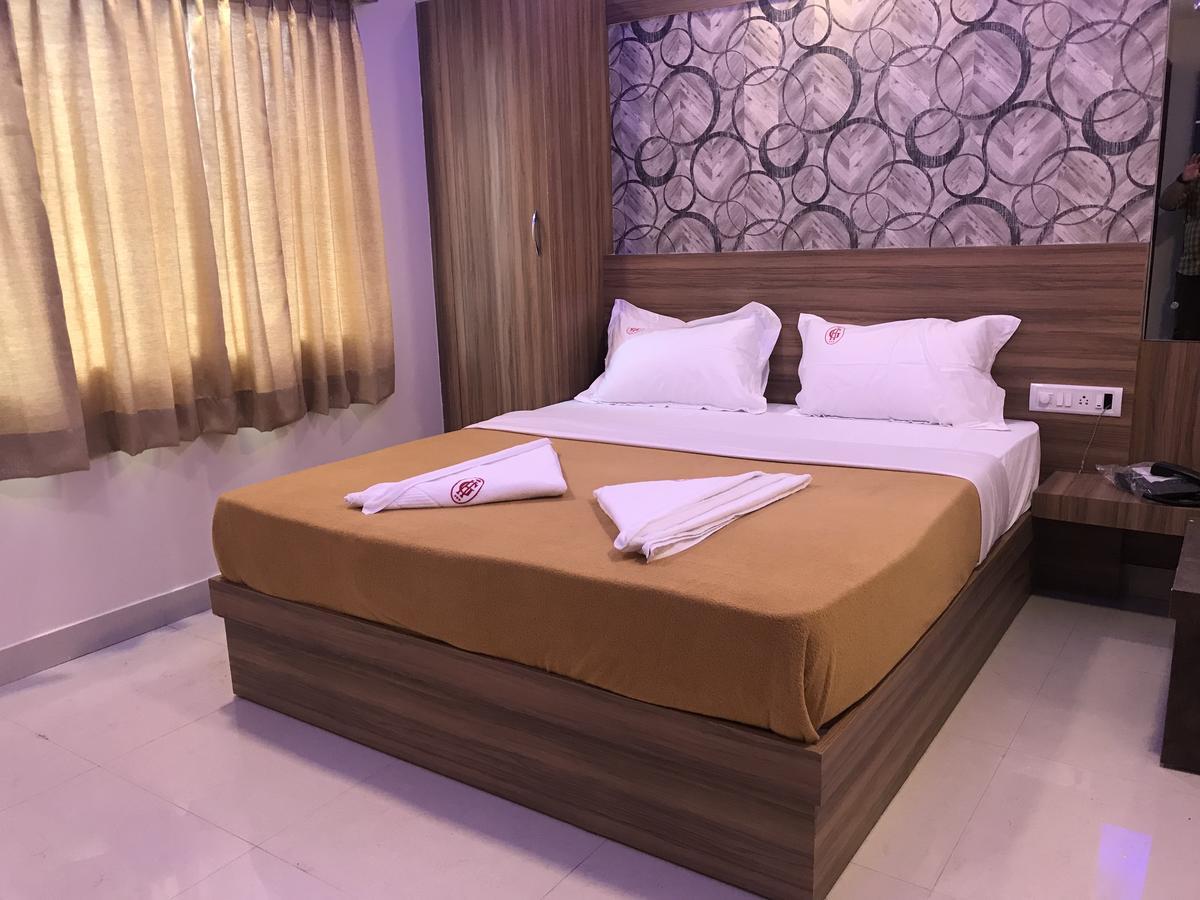 Hotel Grand Suites Μπανγκαλόρ Εξωτερικό φωτογραφία