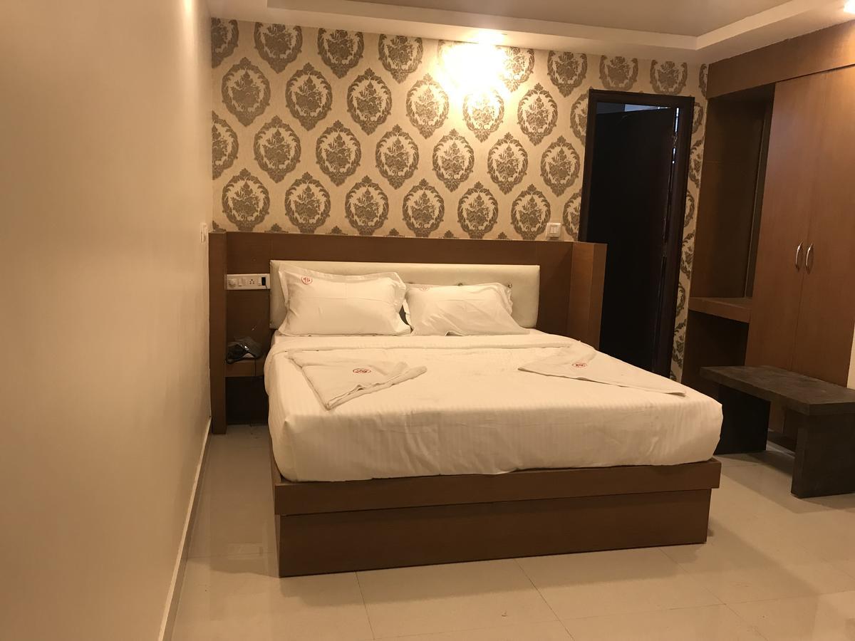 Hotel Grand Suites Μπανγκαλόρ Εξωτερικό φωτογραφία